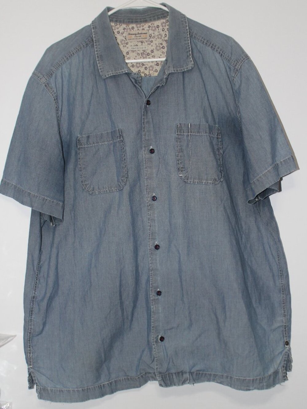 Tommy Bahama Island Modern Fit Men’s XXL Blue Chambray 100% Cotton Shirt